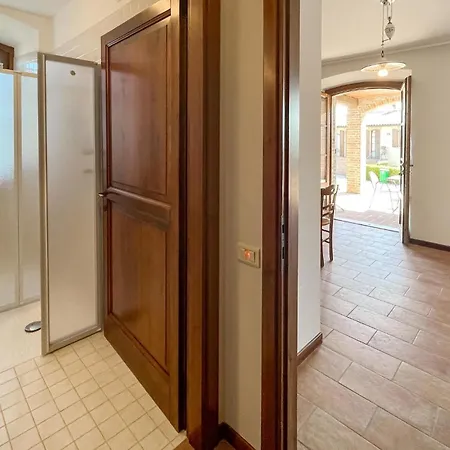 아파트 Cozy In With Kitchen